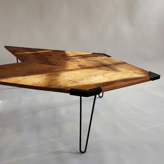 Coffee Table "Arrow" aus Eiche