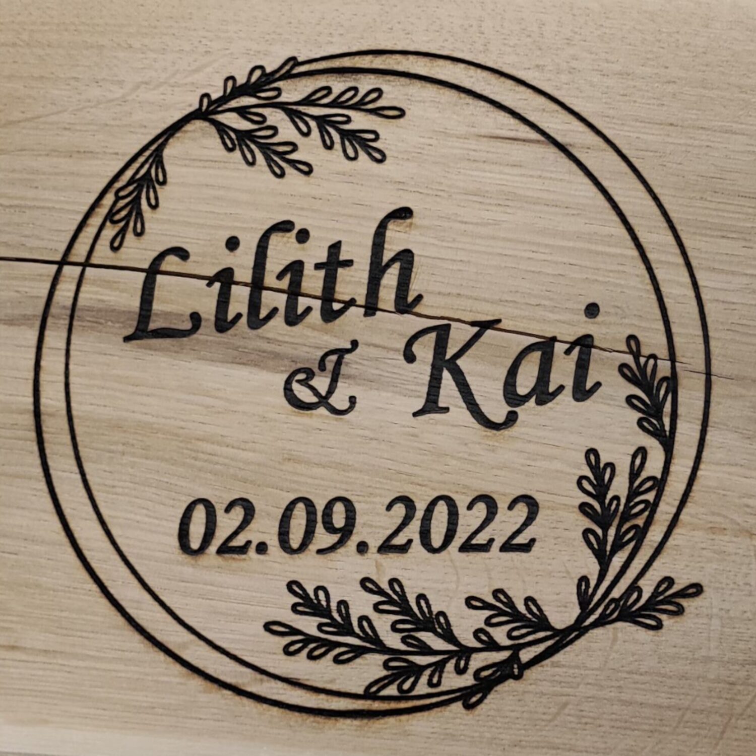 Rechteckiger Stehtisch mit personalisierbarer Gravur – Bild 7