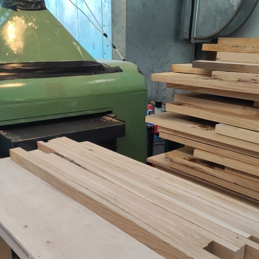 Eichenleimholz, Leimholz regional, Leimholz nachhaltig, stabverleimtes Holz Eiche, Leimholz kaufen Deutschland, rustikales Leimholz, nachhaltiges Holz Deutschland, Leimholz aus Schnittklasse B, Holzreste verwerten, stabverleimtes Eichenholz, regionales Leimholz, Leimholz Herstellung, Leimholz Manufaktur, nachhaltige Holzverarbeitung, Leimholz mit Charakter