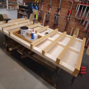 Verleimtisch selber bauen, Verleimtisch Bauanleitung, Verleimtisch Holz, Verleimtisch Werkstatt, Verleimtisch Multiplex, Verleimtisch KVH, Verleimtisch für Tischplatten, Holz verleimen Tisch, Werkbank zum Verleimen, Leimtisch bauen, Holzplatten verleimen, Massivholz verleimen, Stirnholz verleimen, Holzwerkstatt DIY, Werkstattmöbel selber bauen, Holzwerker Verleimtisch, professionelle Verleimhilfe, Verleimvorrichtung Holz, Tischler Verleimtisch, Schreiner Verleimtisch
