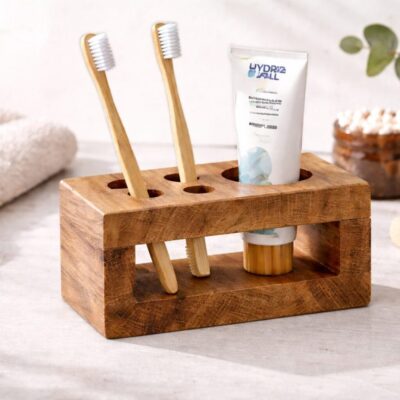 Zahnbürstenhalter Holz, Zahnbürstenhalter Eiche, Bad Organizer Holz, Badezimmer Zubehör, Zahnbürstenhalter Design, Zahnbürstenhalter modern, Badaccessoires Holz, Zahnbürstenhalter handmade, Zahnbürstenhalter nachhaltig, Bad Organizer Eiche, Zahnbürstenständer Holz, Holz Bad Zubehör, Zahnpasta Halter Holz