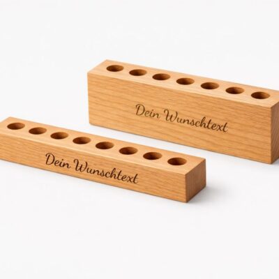 stiftehalter aus eichenholz, stiftebox holz, schreibtisch ordnung holz, büro organizer eiche, holz organizer schreibtisch, stiftehalter minimalistisch, nachhaltiger schreibtisch organizer, stiftehalter handgemacht, holz bürozubehör, schreibtisch deko holz, stifte aufbewahrung holz, organizer für stifte, eichenholz accessoires büro, handgefertigter stiftehalter, schreibwaren organizer holz, design stiftehalter, holzblock stiftehalter, rustikaler stiftehalter, moderner schreibtisch organizer, büroaccessoires aus holz, nachhaltiges bürozubehör, stiftehalter massivholz, holz deko arbeitsplatz, stiftehalter naturholz, schlichtes bürodesign