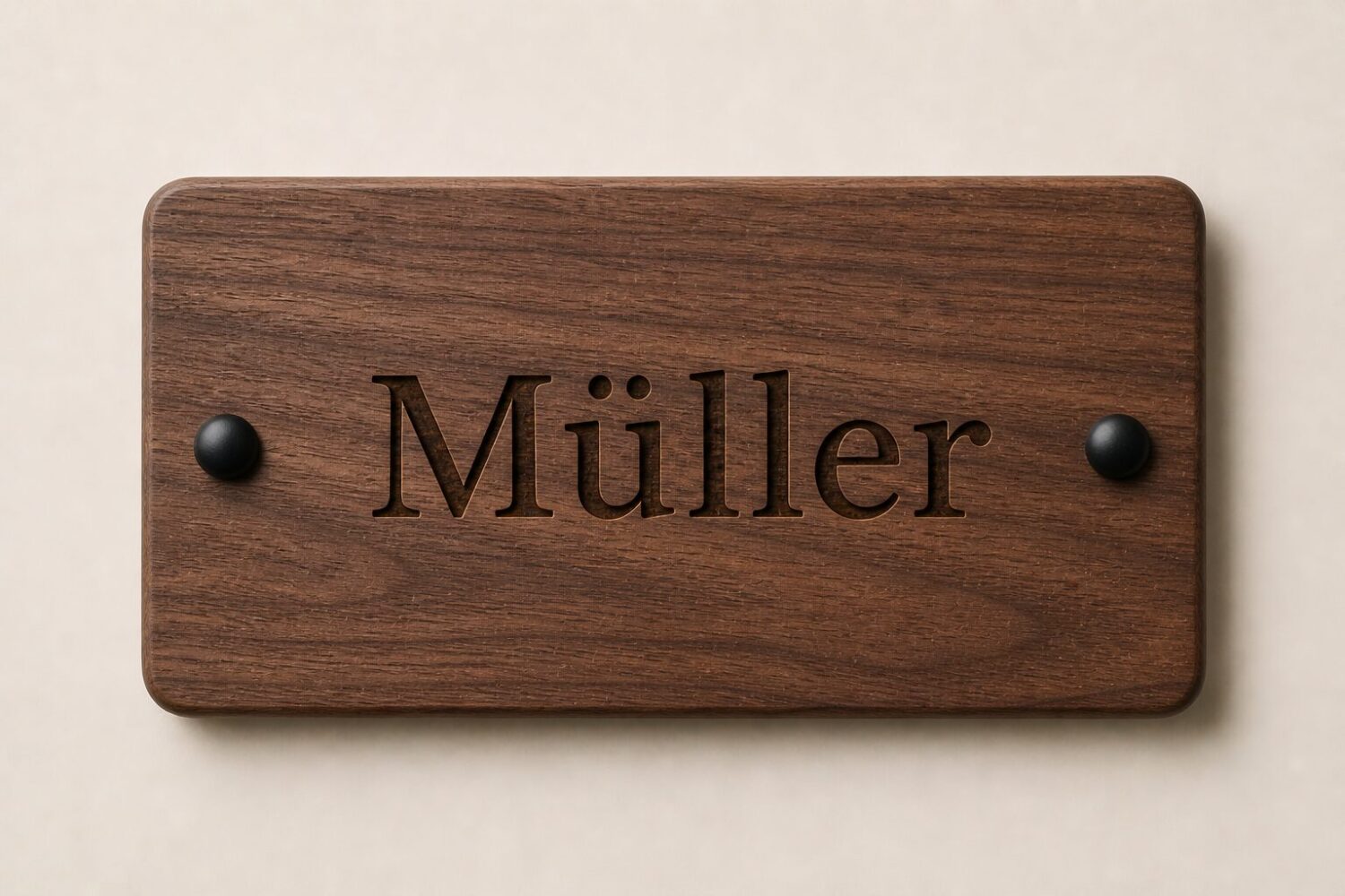 türschild holz, holz türschild personalisiert, türschild gravur, türschild eiche, türschild buche, türschild esche, türschild nussbaum, holzschild tür, personalisiertes türschild, türschild 20x10 cm, türschild name, türschild wohnung, türschild haus, türschild büro, türschild bad, türschild küche, türschild praxis, türschild hotel, türschild ferienwohnung, türschild graviert, holzschild gravur, türschild individuell, türschild mit name